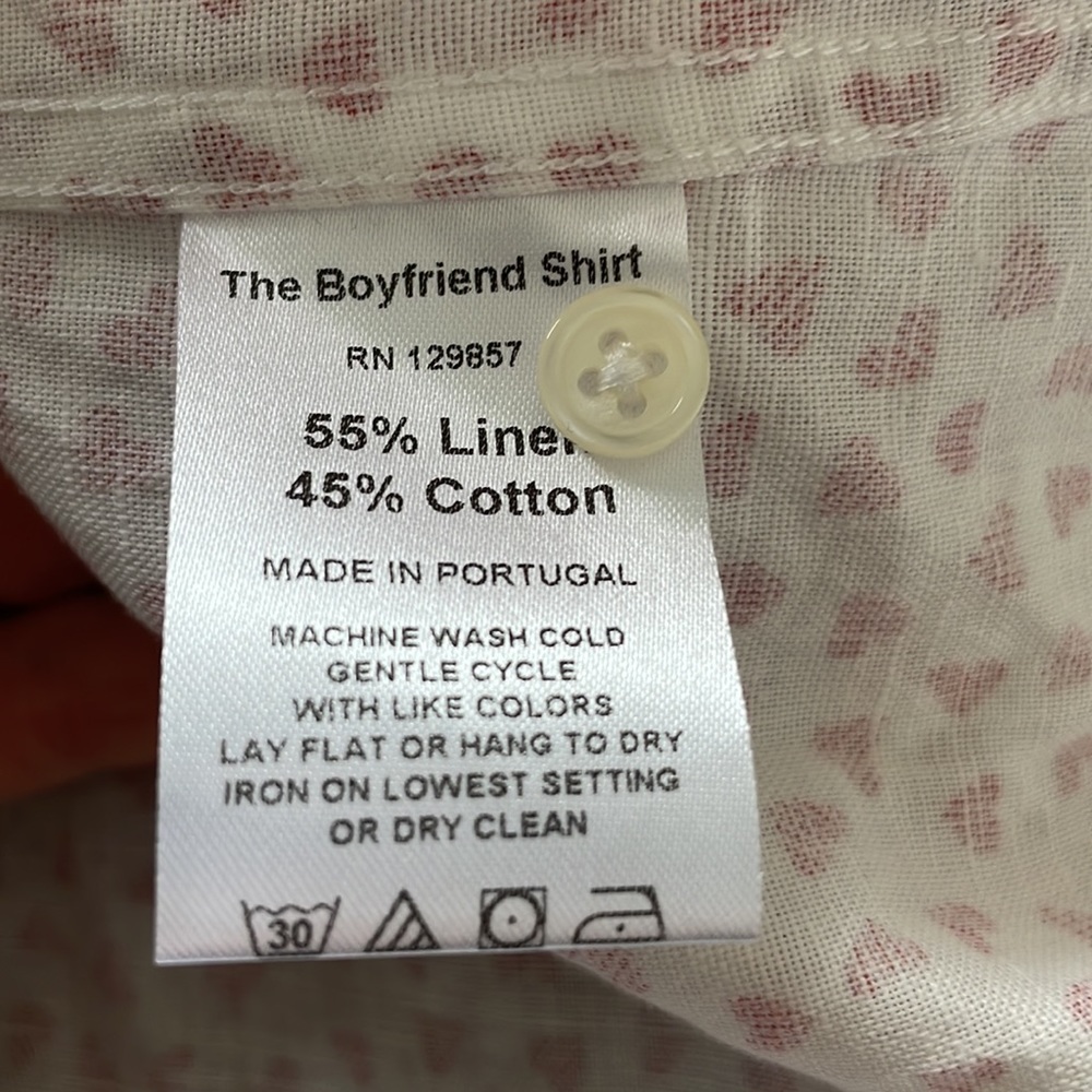 The Shirt by Rochelle Behrens
THE SHIRT THE BOYFRIEND SHIRT IN RED HEARTS - Picture 6 of 6